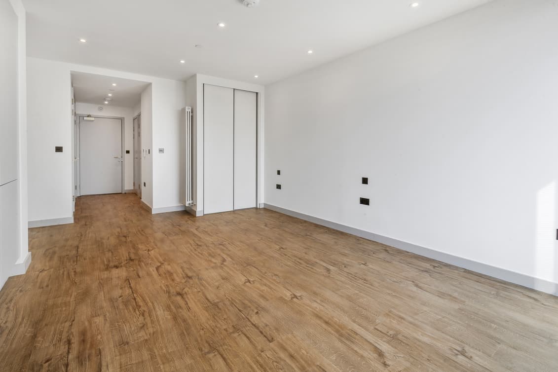 Image 1446475293 The Eades 258 4