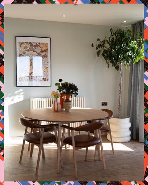 A space that sets the tone.

Soft light, natural...