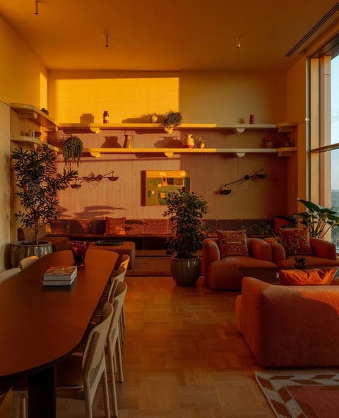 Spring evenings at The Eades.⁠
⁠
From the 33rd...