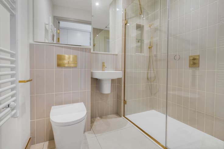 Image 1446475293 The Eades 258 5